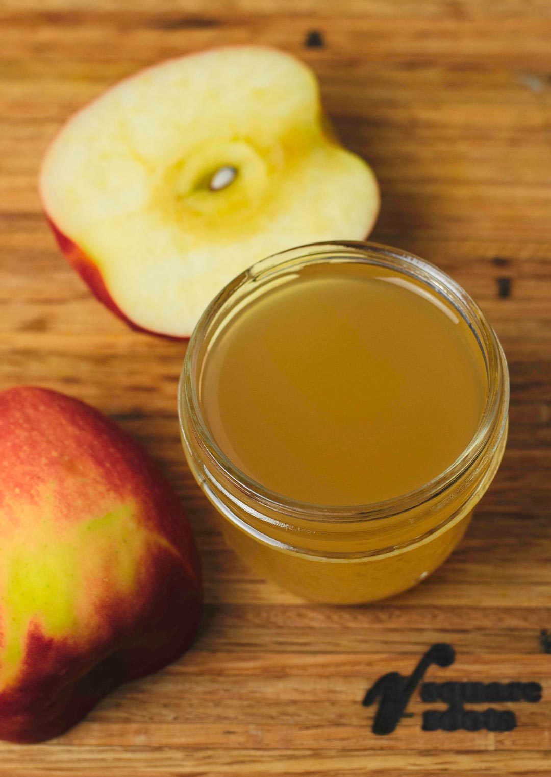 apple-cider-vinegar-acv-benefits-nutrition-gut-health-probiotic
