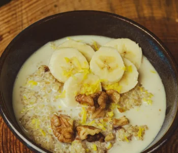 quinoa-breakfast-bowl-recipes-lemon-miso-date-pre-ski-meal